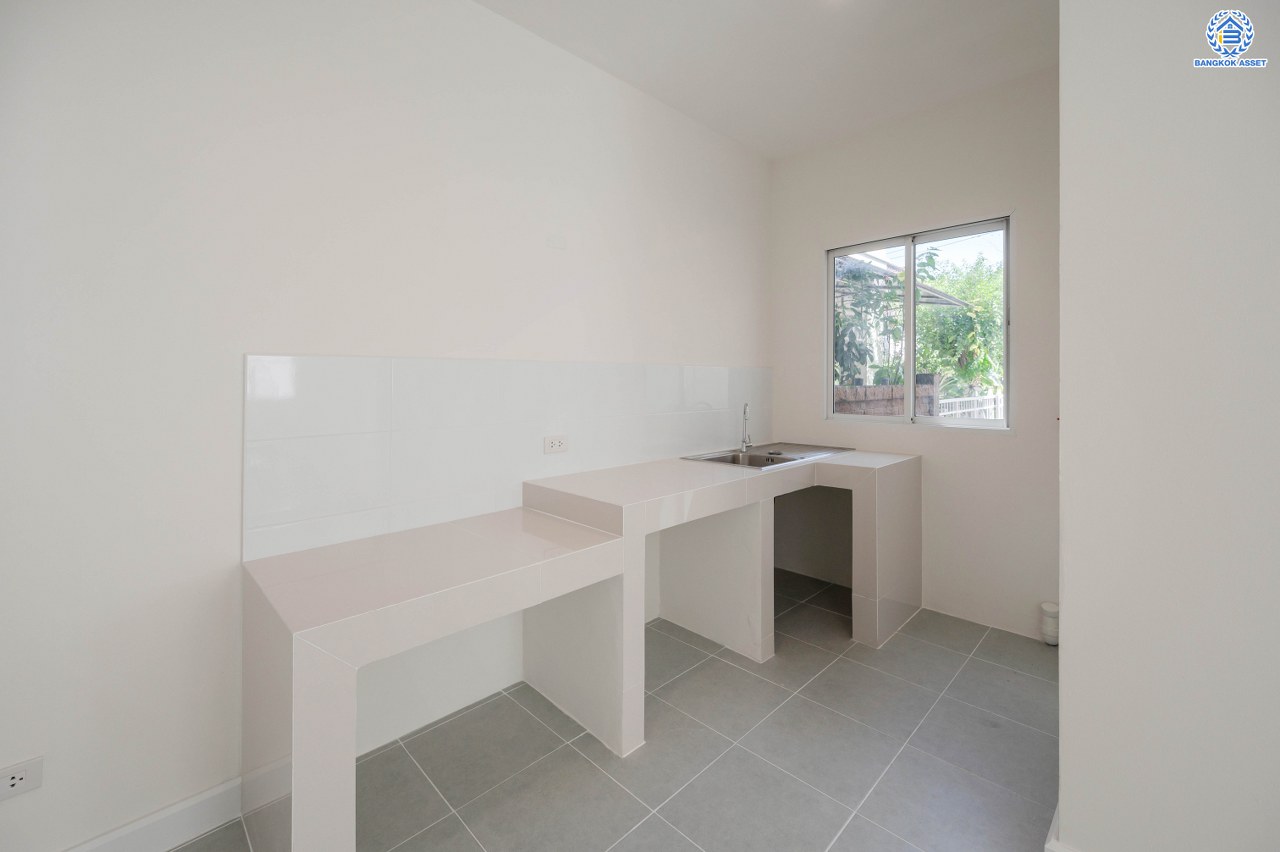 บ้านมือสองตกแต่งใหม่ โครงการ ปริญญดา เกษตร-นวมินทร์ หลังมุม เนื้อที่ 40.5 ตร.ว. ฟังก์ชัน 3 ห้องนอน 3 ห้องน้ำ 2 ที่จอดรถ บ้านทำเลเมือง การเดินทางสะดวกเชื่อมต่อถนนประเสริฐมนูกิจ ถนนรามอินทรา ถนนพหลโยธิน ใกล้เซ็นทรัล อีสต์วิลล์ โรงเรียนเลิศหล้า และใกล้จุดขึ้นทางด่วน "ฉลองรัช"